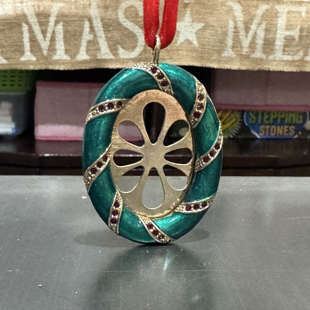 Trifari 2007 Green Enamel Red Rhinestone Oval Photo Frame Wreath Pendant Red Bow